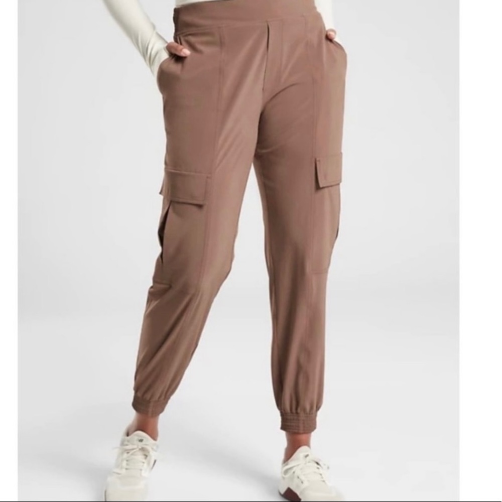 Athleta Chelsea Jogger Cargo size 0